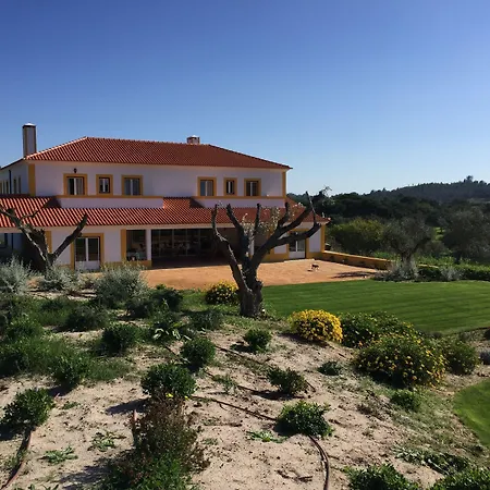 Casa Do Alfaro مزرعة للإقامة ازامبوجا