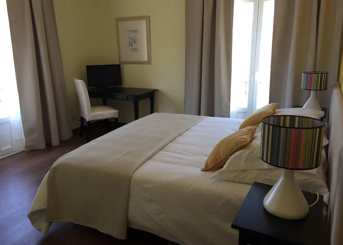 Casa Do Alfaro * אזמבוז'ה