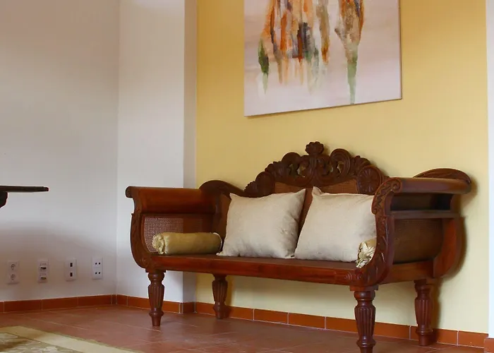 Casa Do Alfaro * אזמבוז'ה